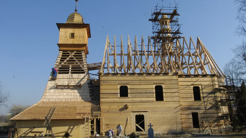 Kostel svaté Kateřiny Alexandrijské v Ostravě-Hrabové při rekonstrukci
