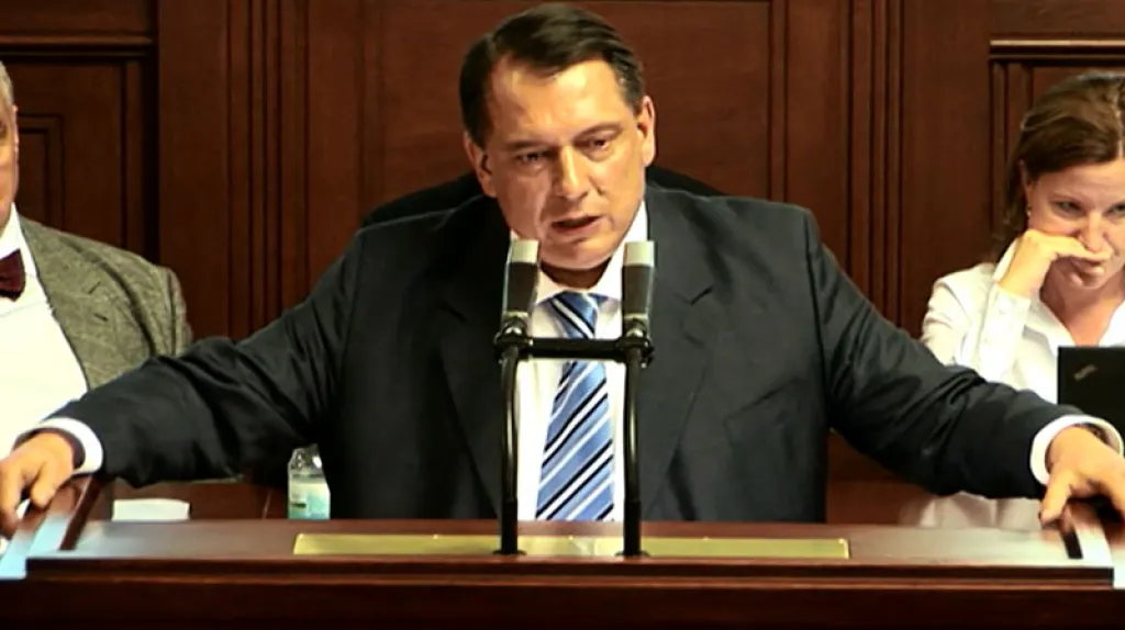Jiří Paroubek při projevu ve sněmovně