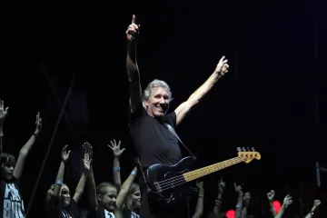 Waters na koncertě ve Frankfurtu nechal sporný kostým ve skříni. Nejsem antisemita, řekl rocker