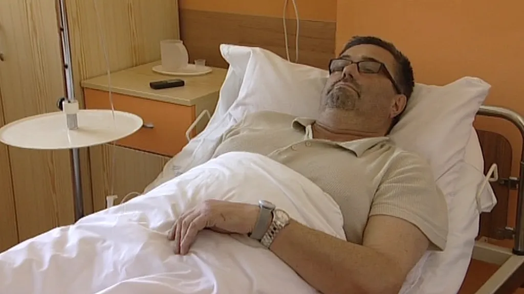 Pacient s čipovým náramkem