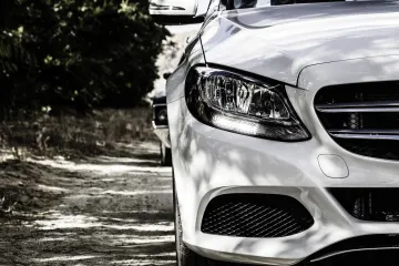 Žalobce rozhodne, půjde-li před soud muž obviněný, že chtěl přes sankce do Ruska vyvézt luxusní auta