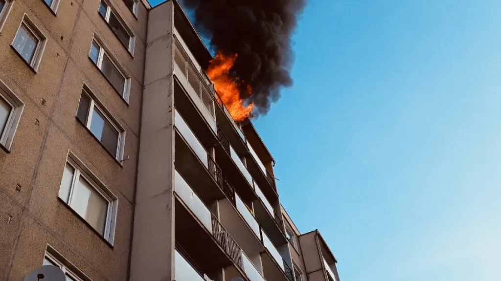 Požár v šumperském paneláku