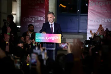 Ve Francii skončilo druhé kolo komunálních voleb, podle odhadů v Paříži i Marseille zvítězila levice