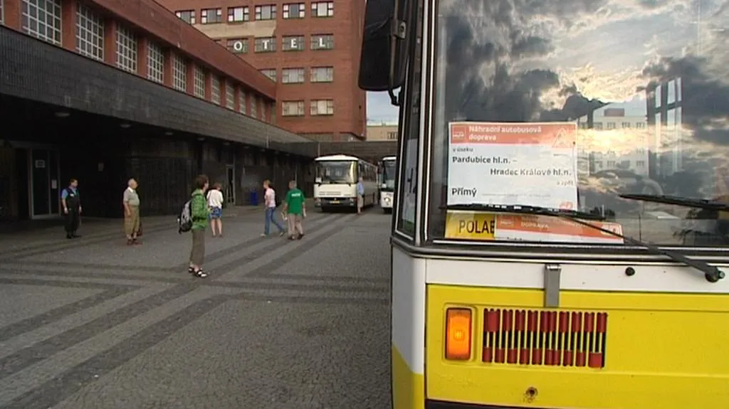 Náhradní autobusová doprava v Pardubicích