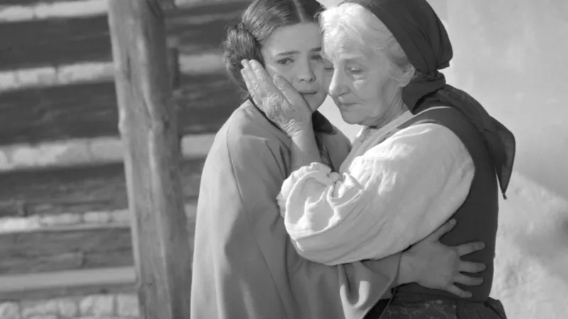 Slavná filmová Babička s Jarmilou Kurandovou a Libuší Šafránkovou