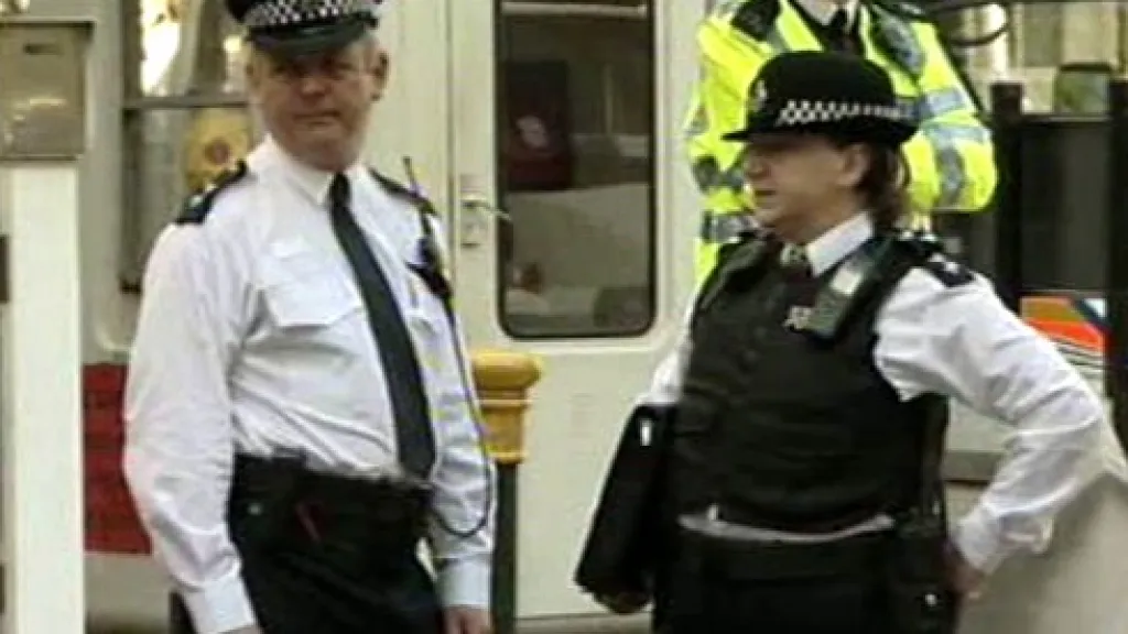 Britští policisté