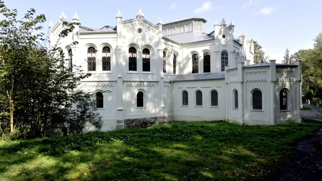Novorománská jízdárna ve Světcích na Tachovsku