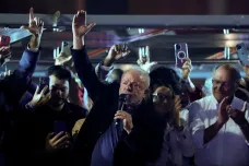 Lula v brazilských prezidentských volbách zřejmě nezískal většinu. V druhém kole se utká s Bolsonarem