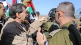Zijád abú Ajn při střetu s izraelskými vojáky