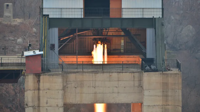 Test jednoho z raketových motorů