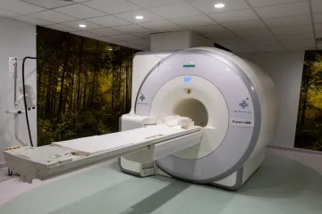 Na Homolce přibyl přístroj pro šetrnější diagnostiku nádorů. Podle Válka by takových mělo být víc