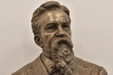 Chirurgickými principy inspiroval Eduard Albert svět. Byl uznávaným lékařem, ale psal i básně