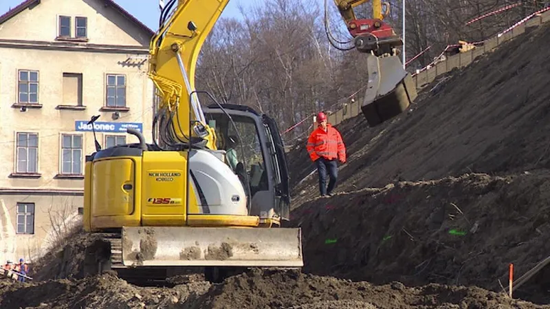 V Jablonci nad Nisou potrvají práce asi o 2 měsíce déle