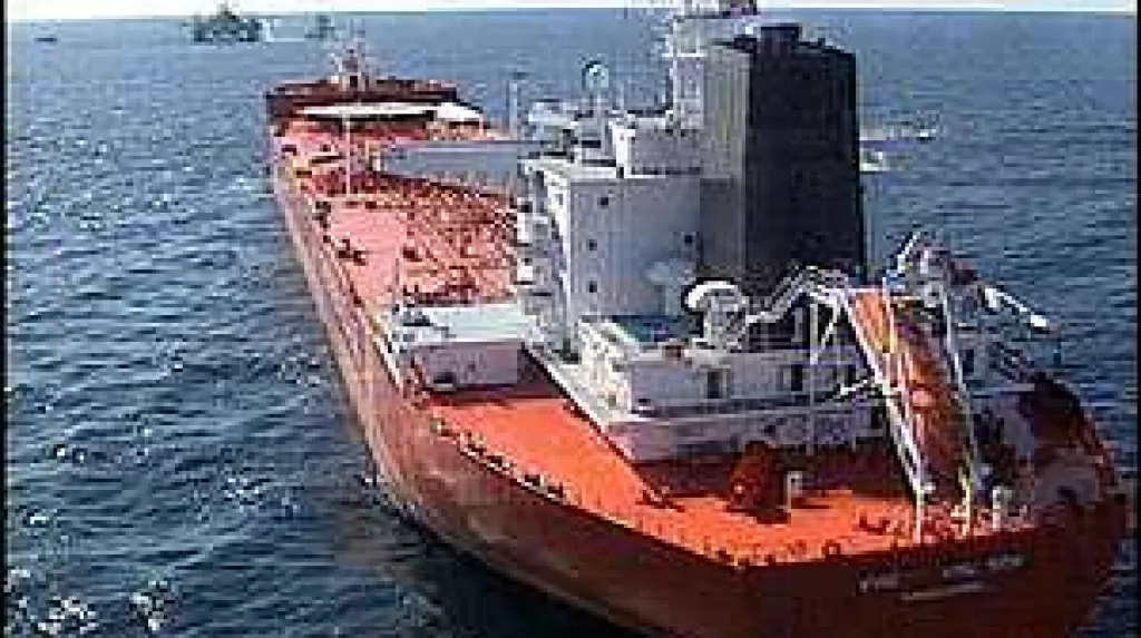 Moderní piráti zastavují tanker