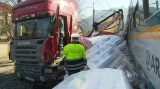 Střet vlaku s kamionem