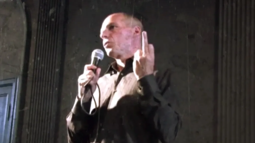 Ukázal Varufakis Německu vztyčený prostředníček?