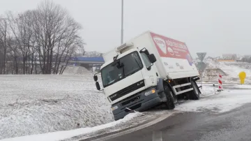 Nehoda nákladního auta v Rousínově