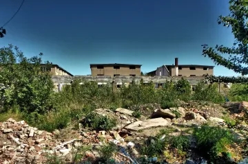 Konec olomouckého strašáka? Bývalé vojenské sklady jdou do aukce za 300 milionů