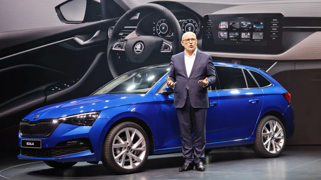Předseda představenstva společnosti Škoda Auto Bernhard Maier představil ve světové premiéře model Škoda Scala