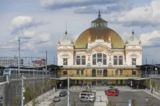 Rekonstrukce uzavře spodní halu nádraží v Plzni. V noci se přesunou pokladny