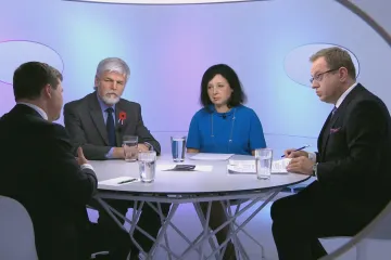 Macronova slova o mozkové smrti NATO jsou dobrou zprávou pro Rusko, shodla se Jourová s Pavlem