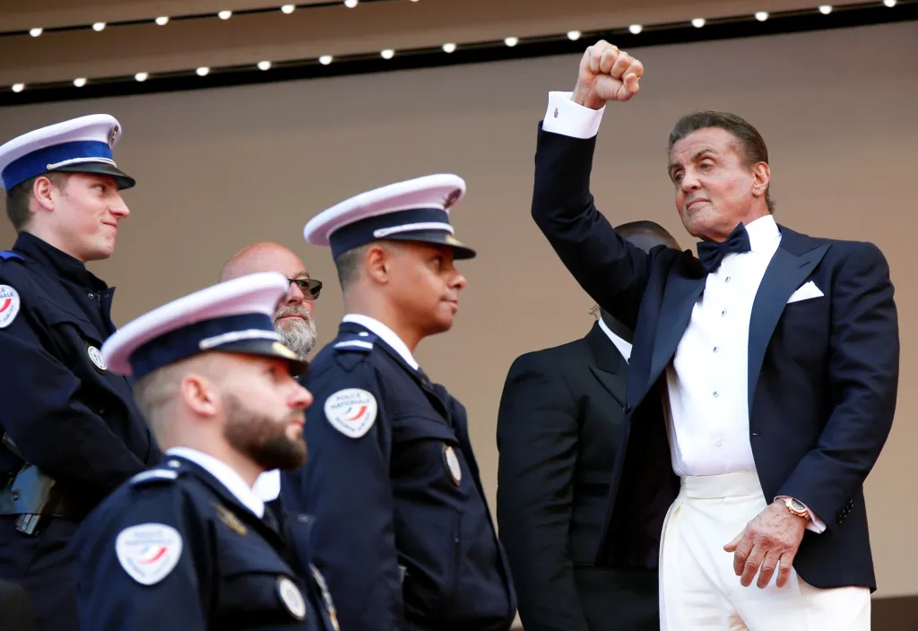 Jednou z celebrit, která se objevila na závěr 72. filmového festivalu v Cannes, byl Sylvester Stallone