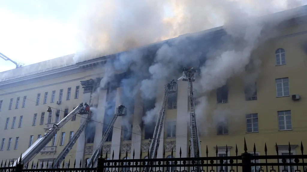 Požár v budově ruského ministerstva obrany