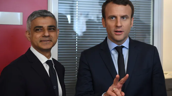 Emmanuel Macron s londýnským starostou Sadiqem Khanem