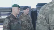 Náčelník britského obranného štábu Tony Radakin v Kyjevě (uprostřed)