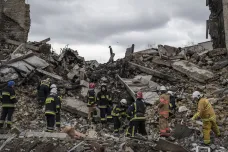 V Borodjance našli v troskách dvou domů 26 mrtvých, podle Zelenského je ve městě víc obětí než v Buče