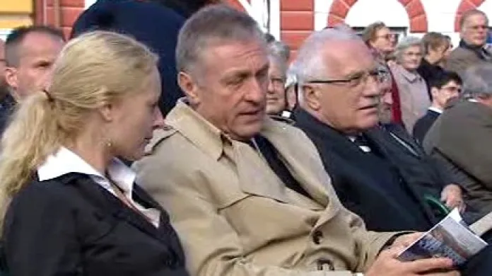 Prezident a premiér si spolu s dalšími poutníky ve Staré Boleslavi připomněli odkaz sv. Václava.