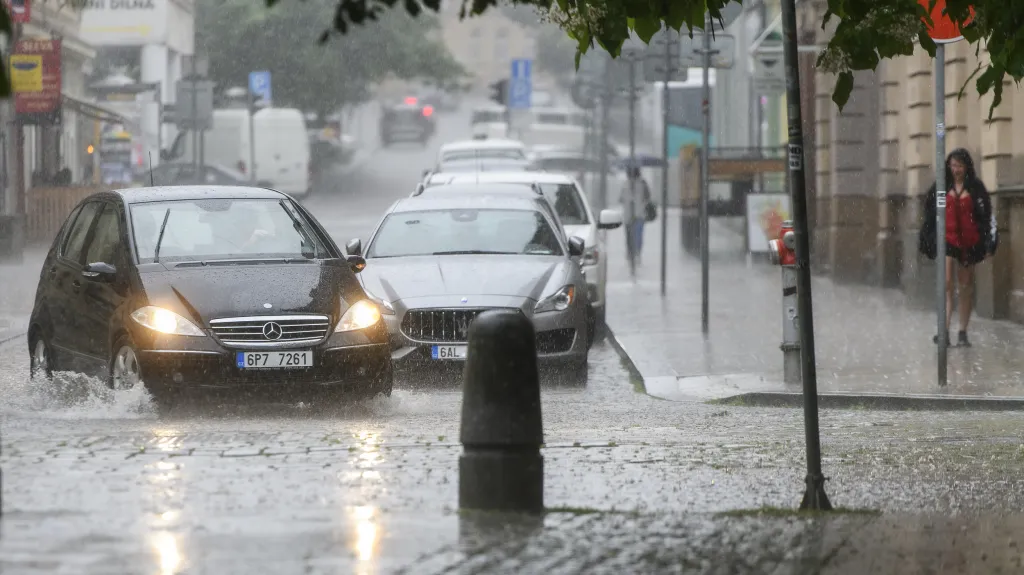 Zaplavená silnice v Plzni