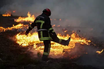 Požáry ve Francii se již nešíří, situace ve Španělsku zůstává složitá
