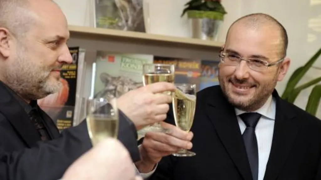 Miroslav Bobek (vpravo) při jmenování do funkce