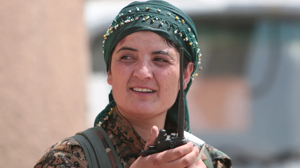 Kurdská bojovnice v Sýrii