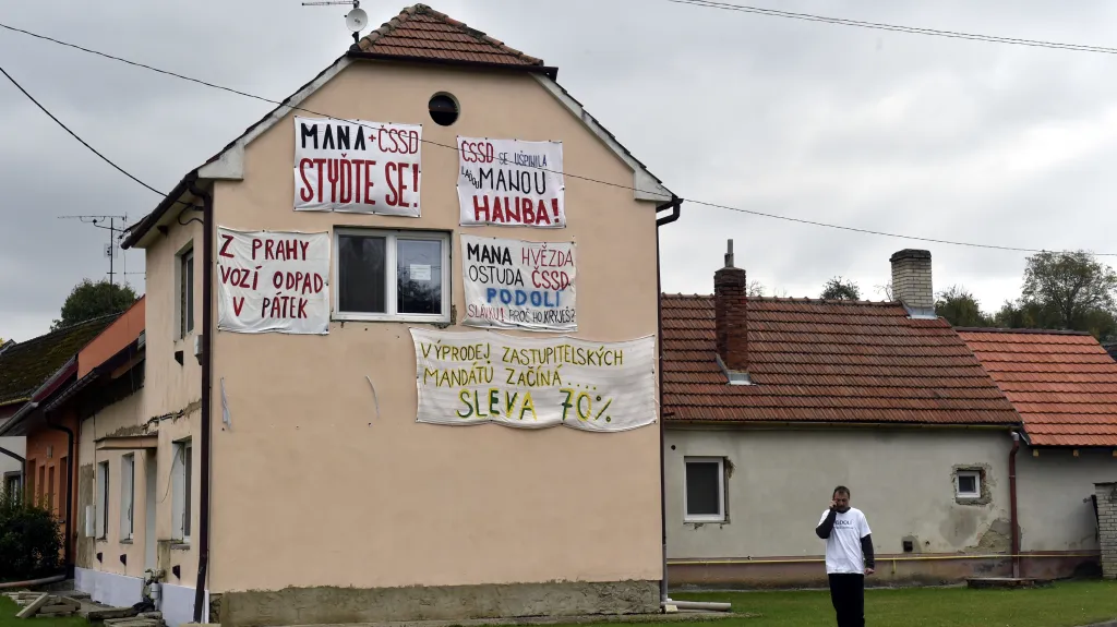 Situace je v obci vyhrocená už několik měsíců