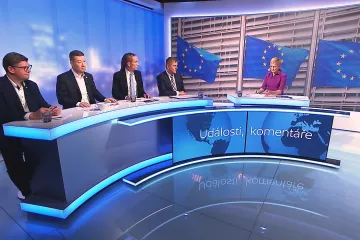 Česko je díky EU bohatší, shodli se Petříček, Bartoš a Pospíšil. Většina lidí ale nebohatne, tvrdí Okamura