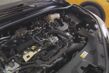 České automobilky představují nové verze svých modelů. Ty starší tak zlevňují