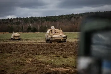 Washington posiluje dohled nad svými zbraněmi na Ukrajině, posílá do země tým pracovníků