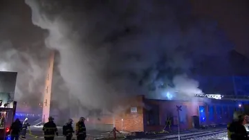 Požár v areálu bývalé továrny Svit