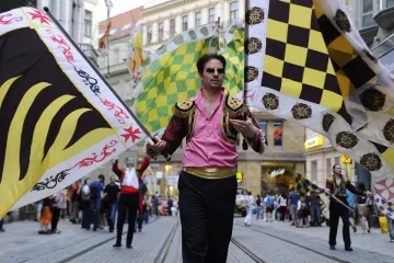 Průvod masek v centru Brna zakončil týdenní divadelní festival