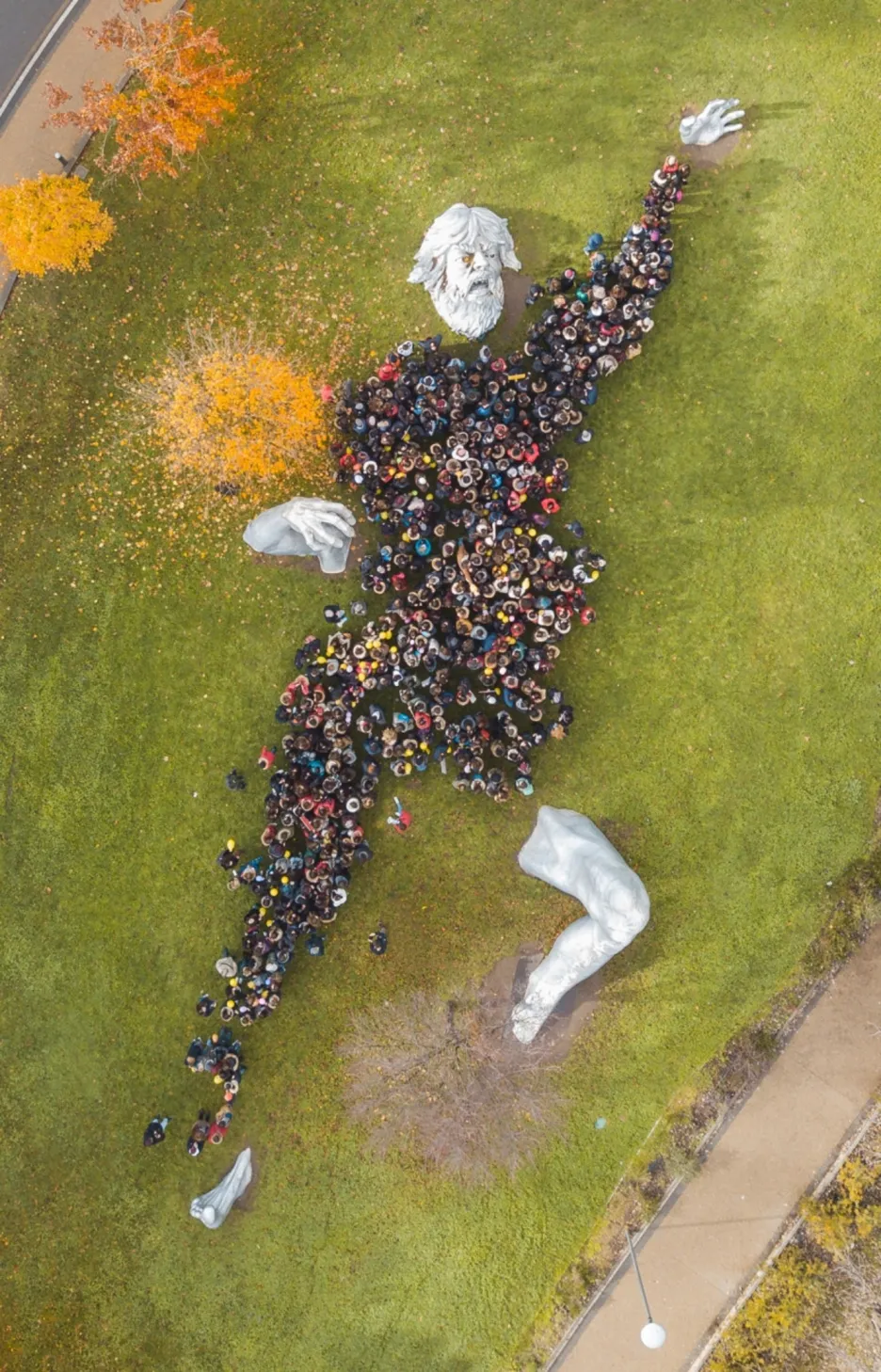 Fotografie „Human Giant“ od Bruna Sistiho sice vítězná nebyla, ale mezi návštěvníky získala velký obdiv