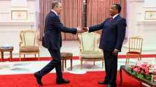 Ruský ministr zahraničí Sergej Lavrov a prezident Konžské republiky Denis Sassou-Nguesso