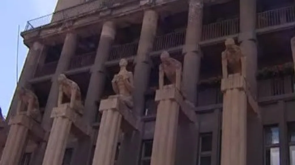 Průčelí pokliniky Zahradníkova v Brně, dílo Vojtěcha Kumpošta