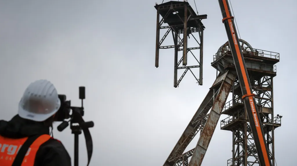 Likvidace těžní věže v bývalém uranovém dolu Hamr I
