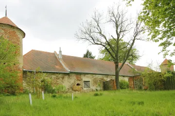 Zchátralý zámek ve Ptení chce koupit místní obyvatel. Prostějovská radnice ho prodá za tři miliony