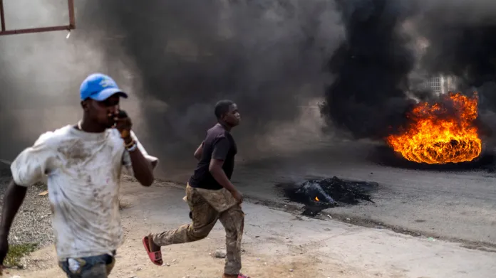 Nepokoje na Haiti před pohřbem prezidenta