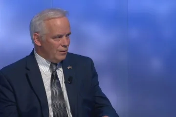 Sledoval, jak Taliban pere špinavé peníze. Teď uznávaný vyšetřovatel nabízí své služby Česku