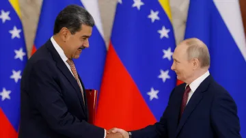 Nicolás Maduro s Vladimirem Putinem v Kremlu (květen 2025)