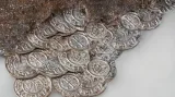 Podle lesku byla většina mincí zřejmě čerstvě vyražená.